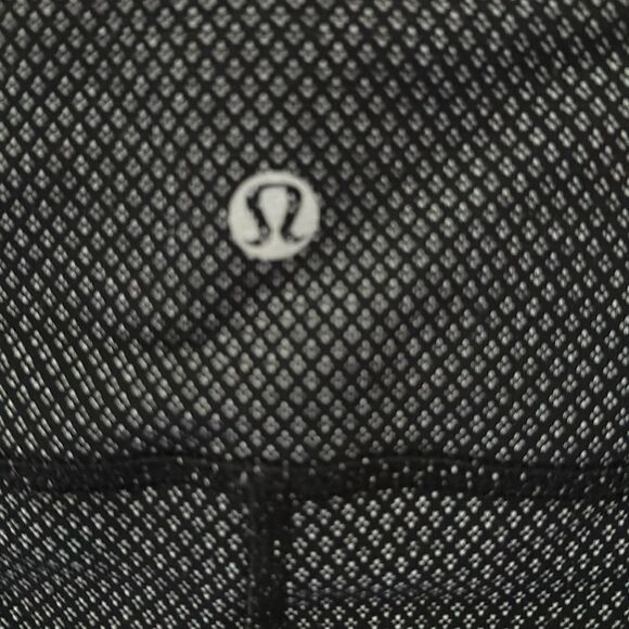 Lululemon WonderUnder Bike Shorts 6 - Picture 4 of 5